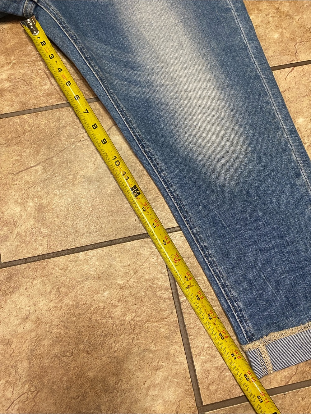 KanCan Women’s Medium Blue w/Fading Relaxed Tapered Cropped Jeans-32 Denim - Picture 11 of 11